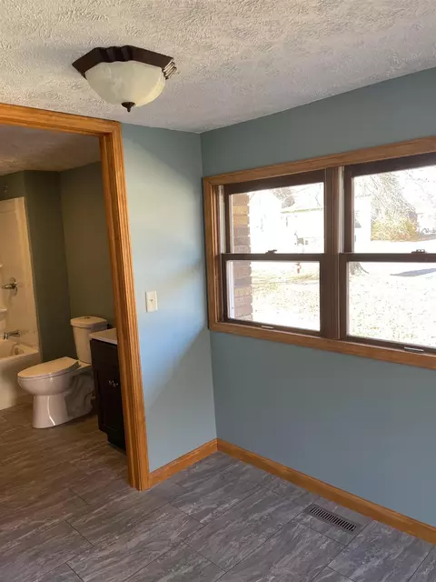 604 S 20th St, Herrin, IL 62948 photo 7