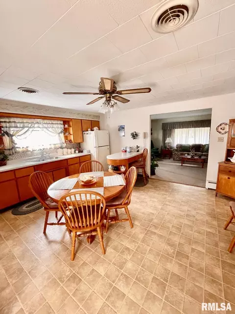 1301 S Hickory St, Centralia, IL 62801 photo 11