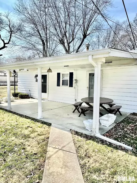 1301 S Hickory St, Centralia, IL 62801 photo 3