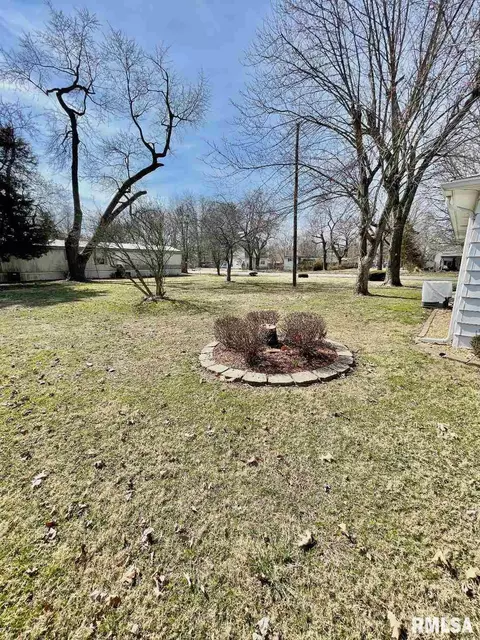 1301 S Hickory St, Centralia, IL 62801 photo 6