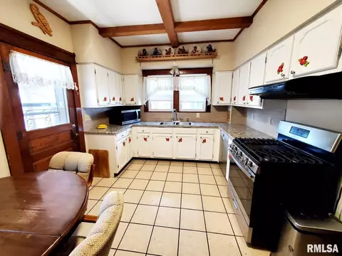 423 E 2nd St, Centralia, IL 62801 photo 12