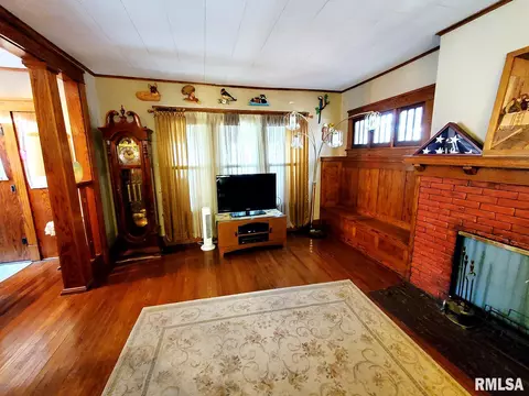 423 E 2nd St, Centralia, IL 62801 photo 9