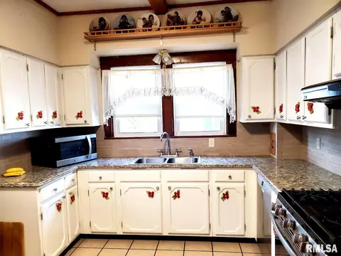 423 E 2nd St, Centralia, IL 62801 photo 14