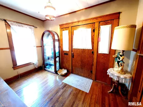 423 E 2nd St, Centralia, IL 62801 photo 5