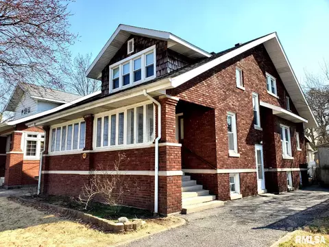 423 E 2nd St, Centralia, IL 62801 photo 1
