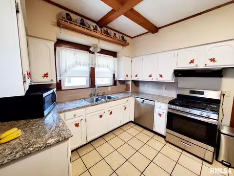 423 E 2nd St, Centralia, IL 62801 photo 13