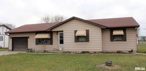 105 Robinson Rd, Salem, IL 62881 photo 1