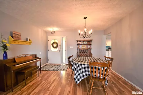10260 E Richview Rd, Mount Vernon, IL 62864 photo 7