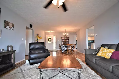 10260 E Richview Rd, Mount Vernon, IL 62864 photo 6
