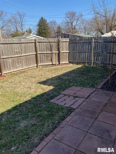 1202 E 2nd St, Centralia, IL 62801 photo 6