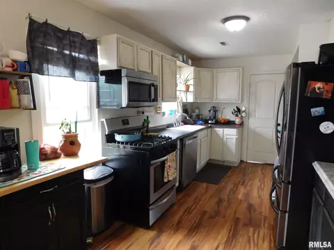 204 S Maple St, Sandoval, IL 62882 photo 4