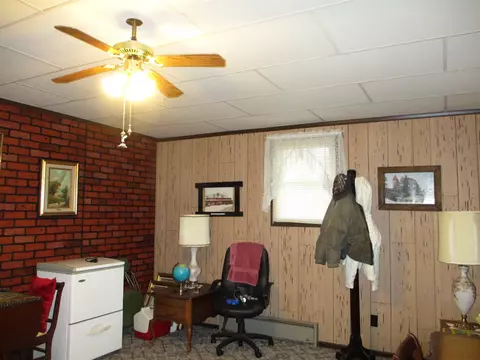302 S Thomas Sts, Christopher, IL 62822 photo 25