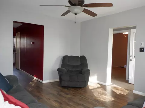109 E 11th St, Metropolis, IL 62960 photo 9