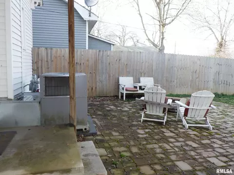 109 E 11th St, Metropolis, IL 62960 photo 5