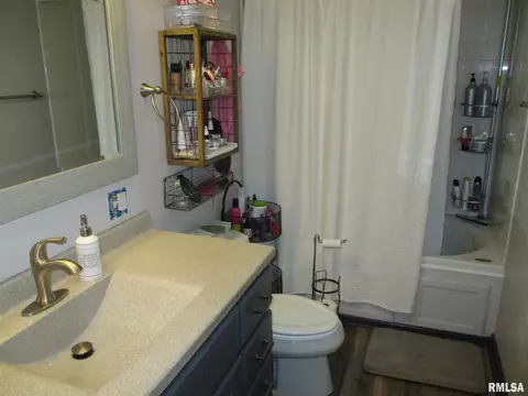 203 E Rea St, Valier, IL 62891 photo 25