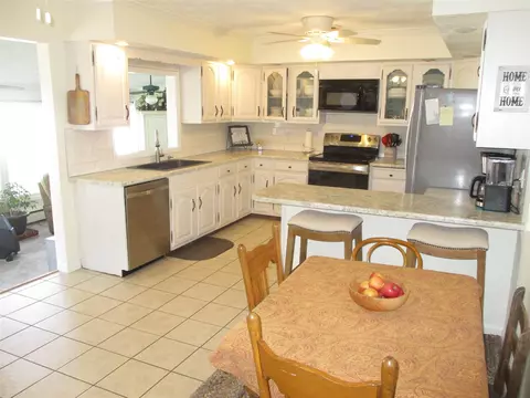 203 E Rea St, Valier, IL 62891 photo 14