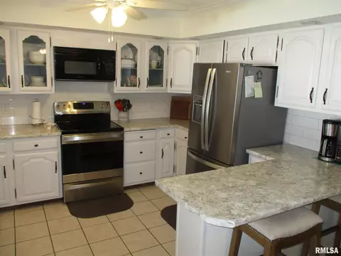 203 E Rea St, Valier, IL 62891 photo 13