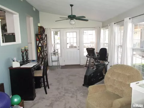 203 E Rea St, Valier, IL 62891 photo 18