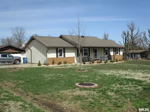 203 E Rea St, Valier, IL 62891 photo 3