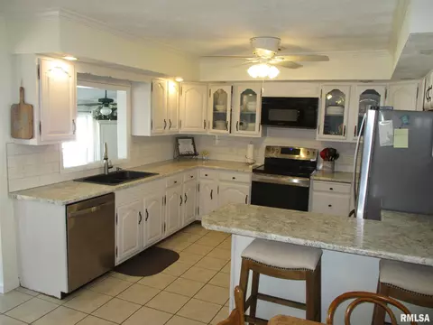 203 E Rea St, Valier, IL 62891 photo 12