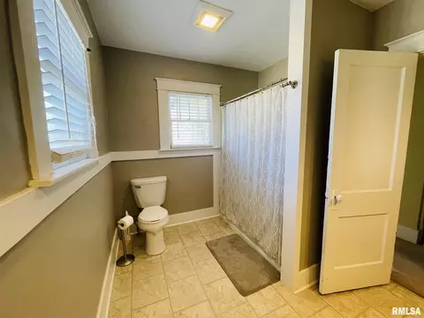 102 W Monroe St, Anna, IL 62906 photo 20