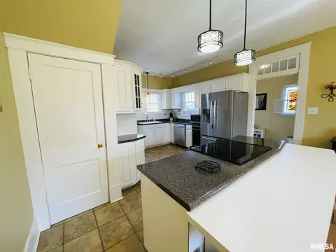 102 W Monroe St, Anna, IL 62906 photo 8