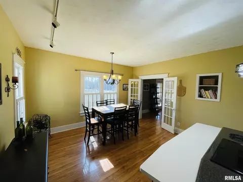 102 W Monroe St, Anna, IL 62906 photo 10