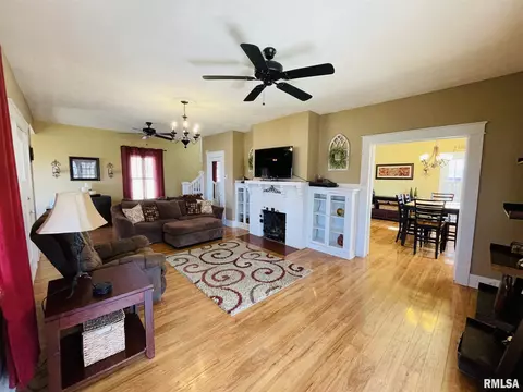 102 W Monroe St, Anna, IL 62906 photo 4
