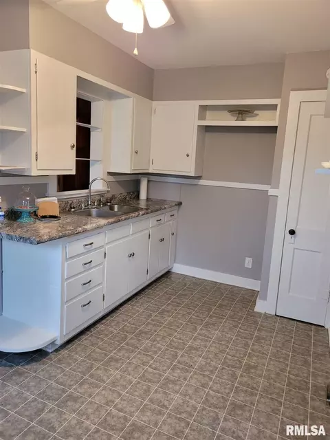 2701 Mannen St, Mount Vernon, IL 62864 photo 5