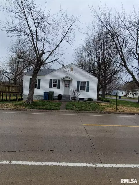 2701 Mannen St, Mount Vernon, IL 62864 photo 2