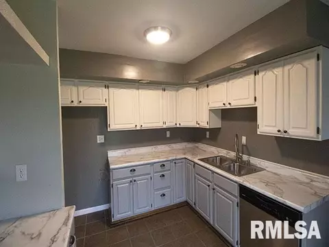 2100 E Mccord St, Centralia, IL 62801 photo 13