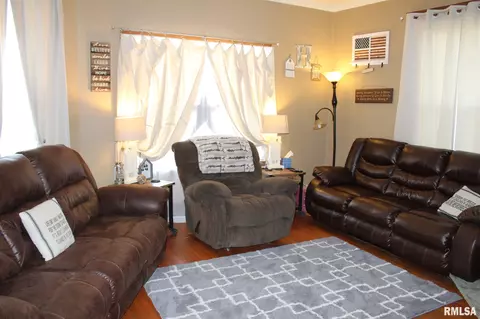 204 E 2nd St, Kell, IL 62853 photo 17