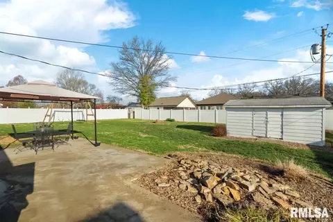 512 Bohleber Dr, Carmi, IL 62821 photo 27