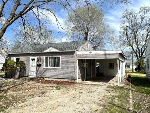 1010 E Noleman St, Centralia, IL 62801 photo 2