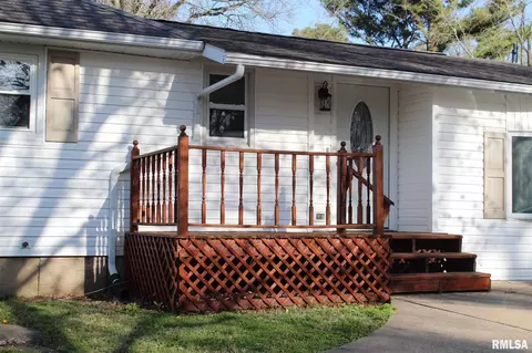820 E Clark Trl, Herrin, IL 62948 photo 3