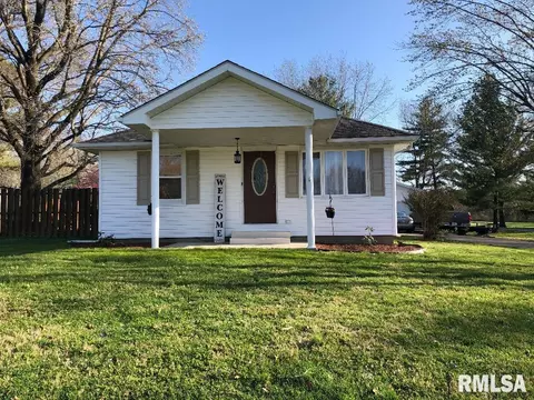 820 E Clark Trl, Herrin, IL 62948 photo 1
