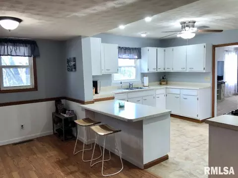 820 E Clark Trl, Herrin, IL 62948 photo 12