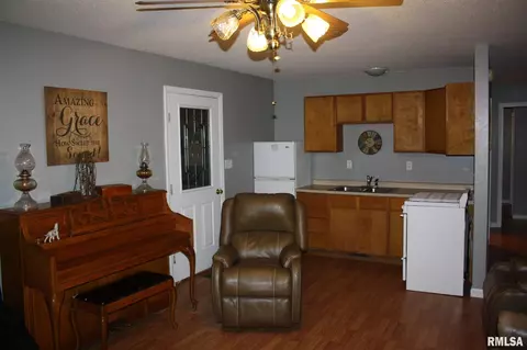509 North Ave, Iuka, IL 62849 photo 17