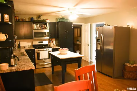 509 North Ave, Iuka, IL 62849 photo 3