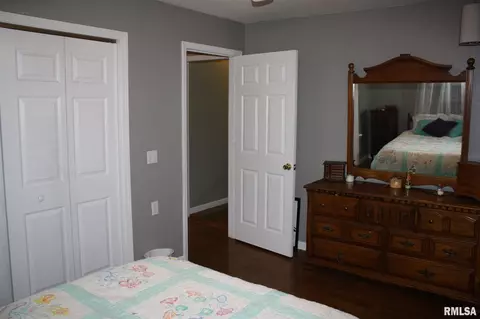 509 North Ave, Iuka, IL 62849 photo 8