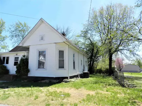 903 W White St, Marion, IL 62959 photo 2
