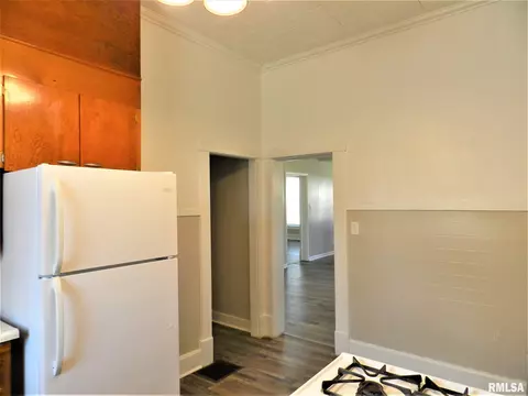 903 W White St, Marion, IL 62959 photo 9
