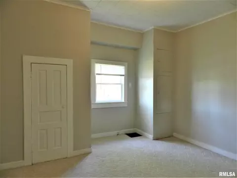 903 W White St, Marion, IL 62959 photo 15