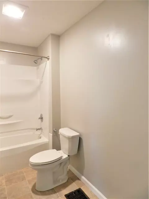 903 W White St, Marion, IL 62959 photo 21