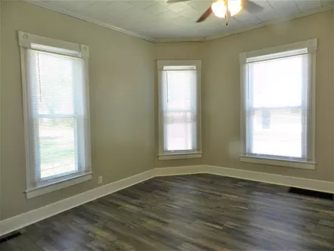 903 W White St, Marion, IL 62959 photo 12