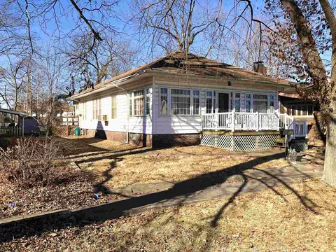 217 S 18th St, Herrin, IL 62948 photo 2