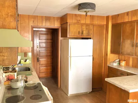 217 S 18th St, Herrin, IL 62948 photo 3