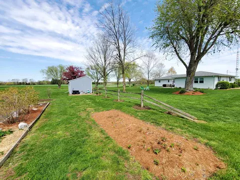1167 Schwartz Rd, Centralia, IL 62801 photo 16