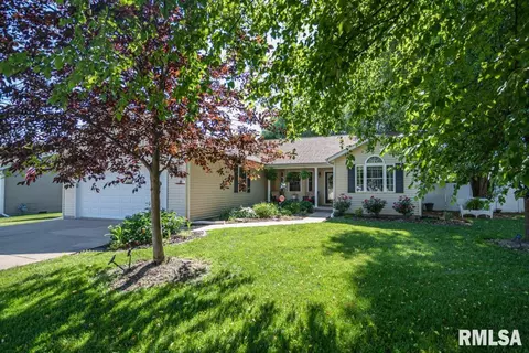 405 E Beacon Ct, Mount Vernon, IL 62864 photo 2