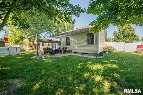 405 E Beacon Ct, Mount Vernon, IL 62864 photo 6